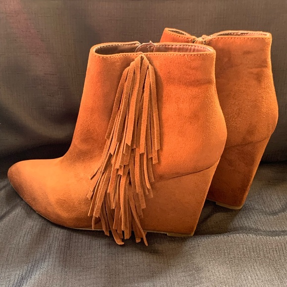 Texas Holdem like Beyoncé- Madden Girl suede booties, sz 8.5, worn 1x, like new - Picture 2 of 11